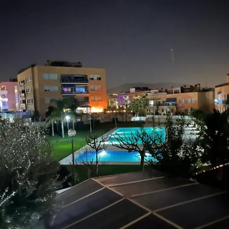Barcelona And Pool 몬트가트